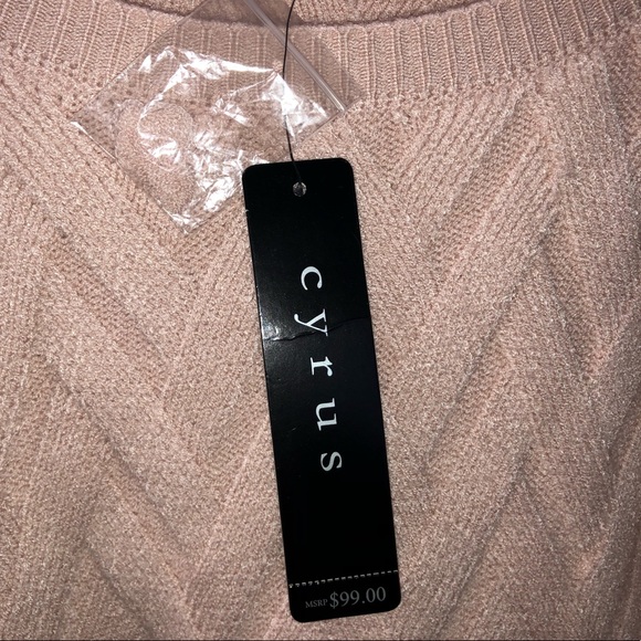 BEAUTIFUL LIGHT PINK CYRUS SWEATER😍❤️ - Picture 4 of 4